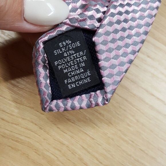 MICHAEL KORS Mens Neck Tie Rose Pink Gray Geo Print Classic Pointed Silk Blend - Picture 4 of 5